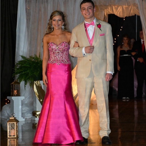 Prom dress - Picture 1 of 2